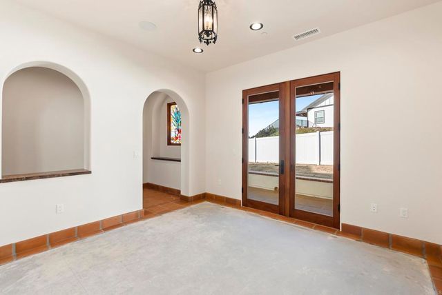 2525 Date Palm Court, Vista, CA 92084