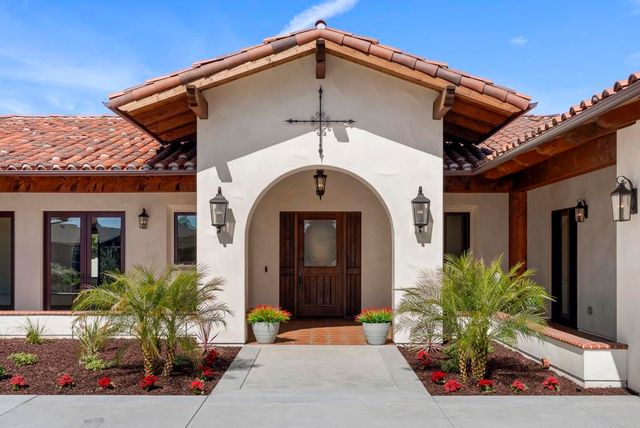 2525 Date Palm Court, Vista, CA 92084