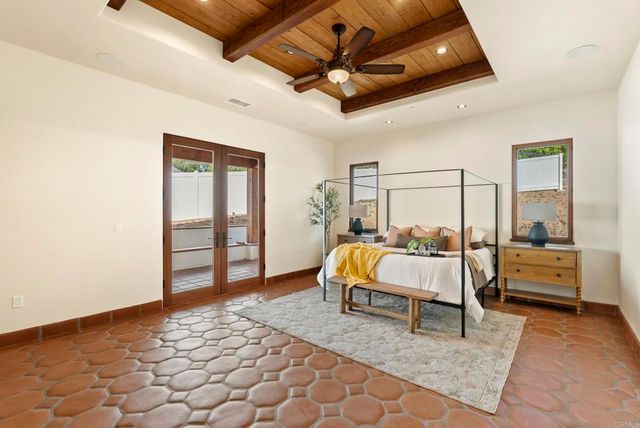 2525 Date Palm Court, Vista, CA 92084