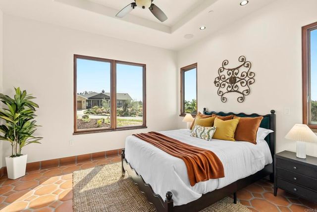 2525 Date Palm Court, Vista, CA 92084