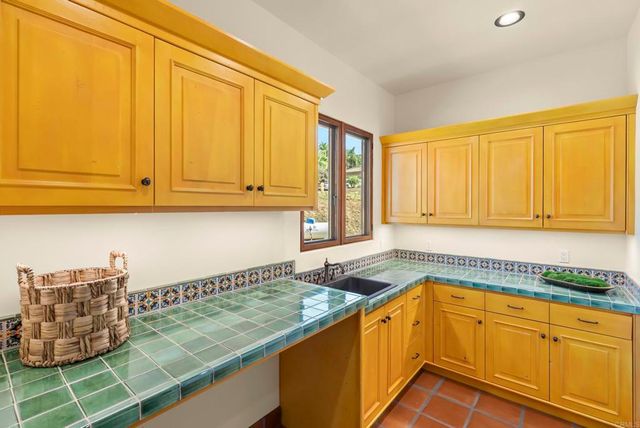 2525 Date Palm Court, Vista, CA 92084