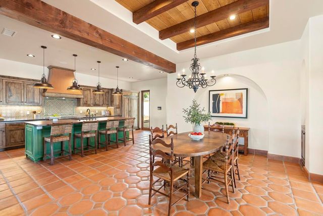 2525 Date Palm Court, Vista, CA 92084