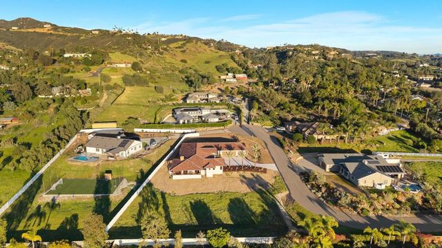 2525 Date Palm Court, Vista, CA 92084