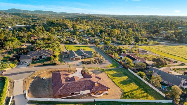2525 Date Palm Court, Vista, CA 92084