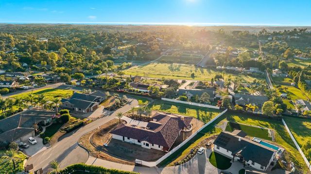 2525 Date Palm Court, Vista, CA 92084
