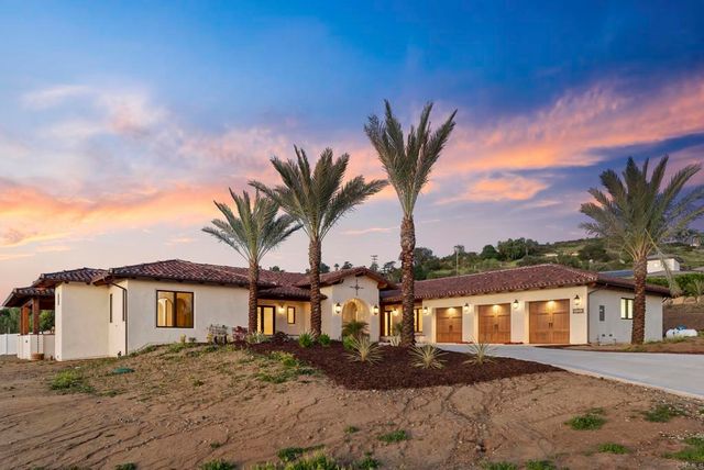 2525 Date Palm Court, Vista, CA 92084