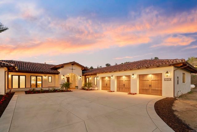 2525 Date Palm Court, Vista, CA 92084