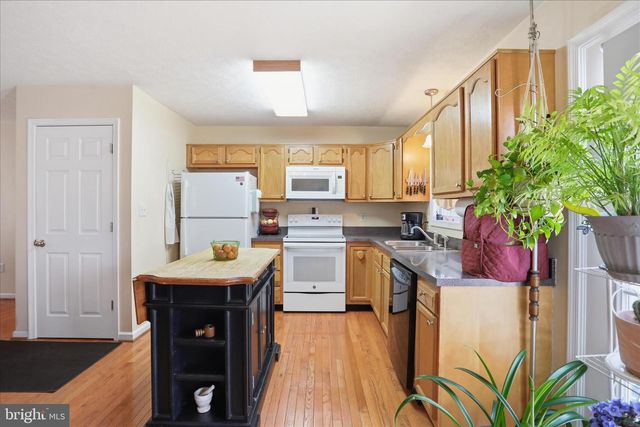 1158 DRUMMER HILL RD, Front Royal, VA 22630