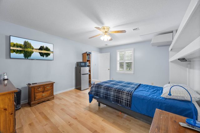 2207 Tom Dr, Clarksville, TN 37043