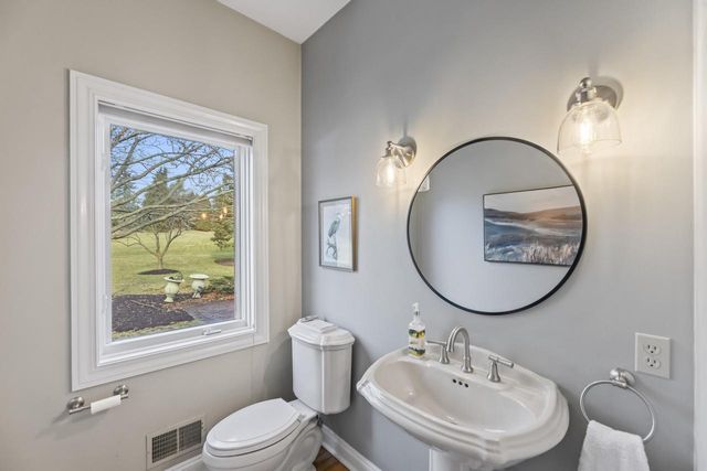 19930 Keswick COURT, Brookfield, WI 53045