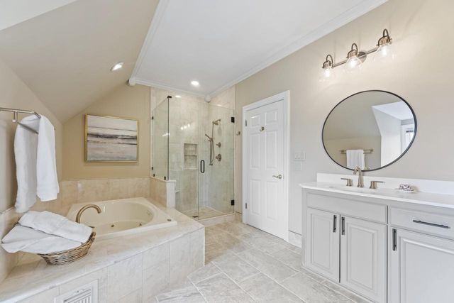 19930 Keswick COURT, Brookfield, WI 53045