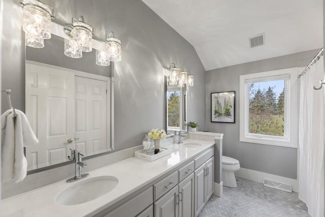 19930 Keswick COURT, Brookfield, WI 53045