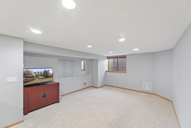 19930 Keswick COURT, Brookfield, WI 53045