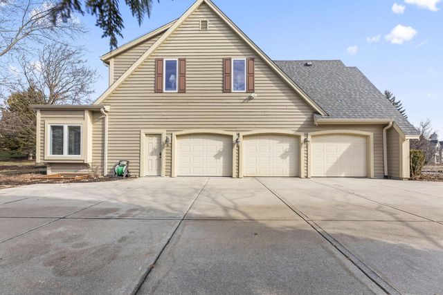 19930 Keswick COURT, Brookfield, WI 53045