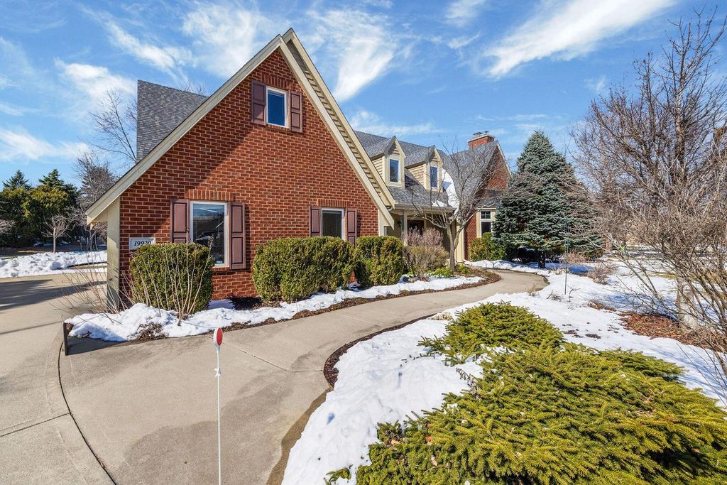 19930 Keswick COURT, Brookfield, WI 53045