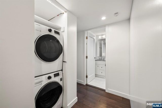 417 Ellery Court, Edgewater, NJ 07020