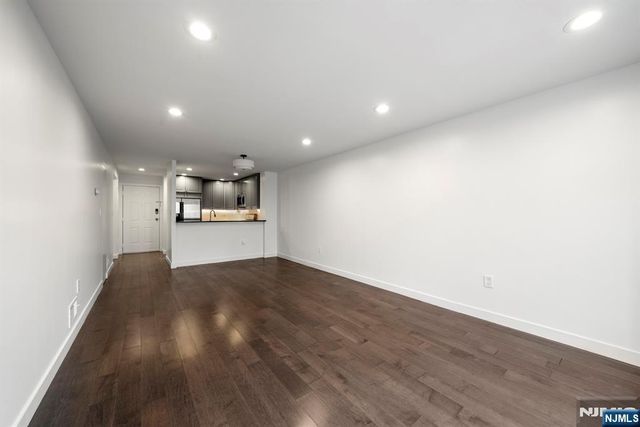 417 Ellery Court, Edgewater, NJ 07020