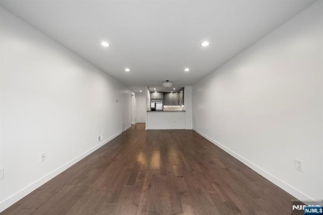 417 Ellery Court, Edgewater, NJ 07020