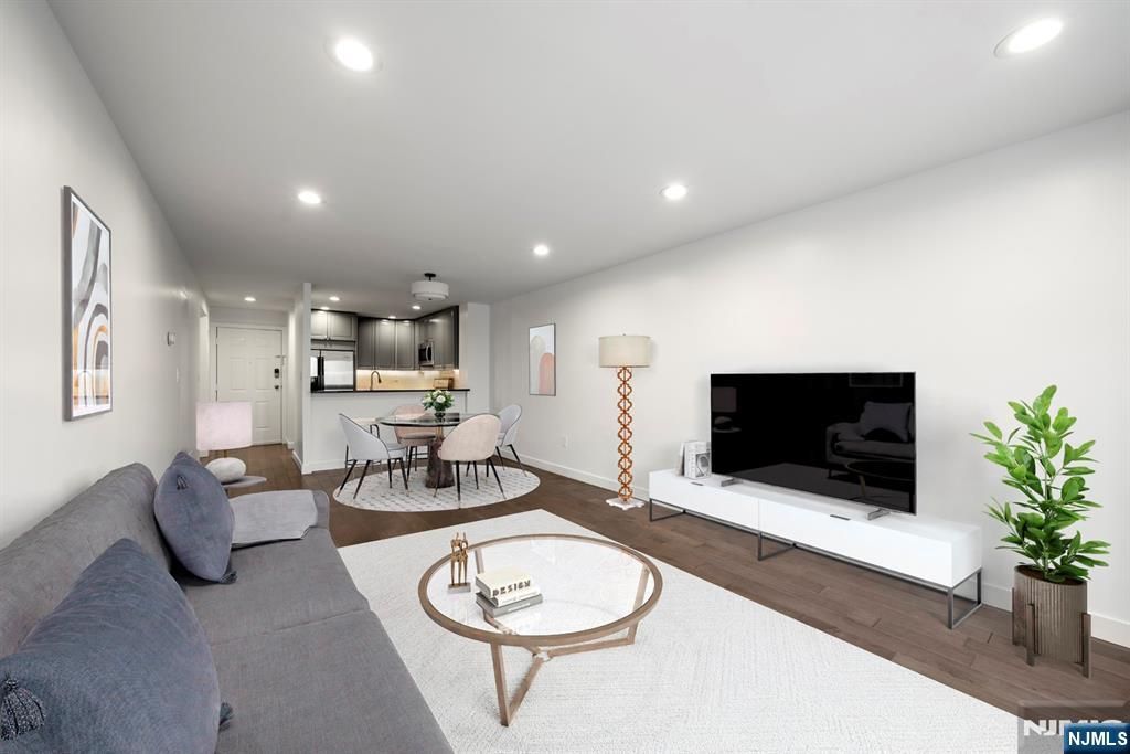 417 Ellery Court, Edgewater, NJ 07020