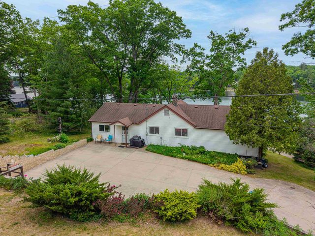3152 Van Deusen Road, Harrison, MI 48625