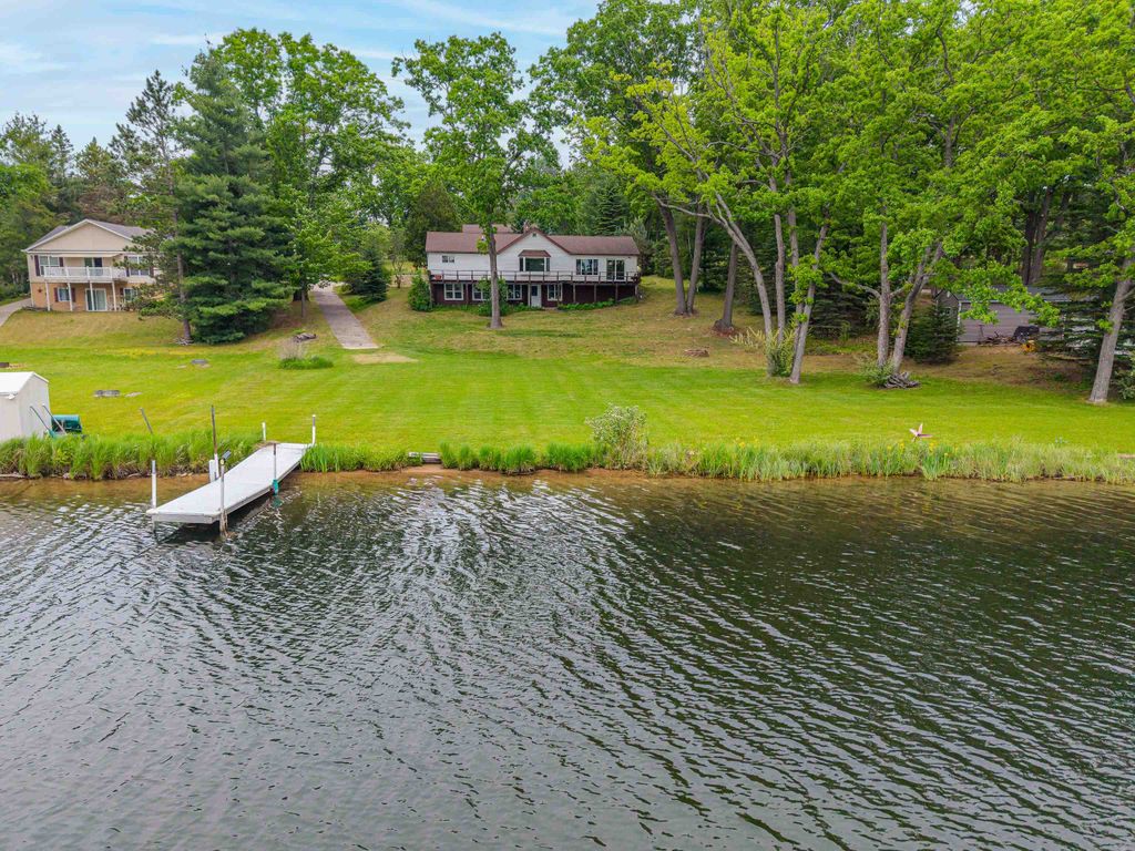 3152 Van Deusen Road, Harrison, MI 48625