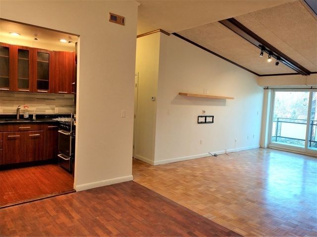 57 Broadlawn 20B, Boston, MA 02467