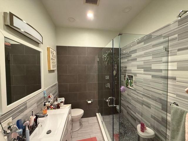 57 Broadlawn 20B, Boston, MA 02467