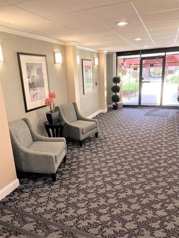 57 Broadlawn 20B, Boston, MA 02467