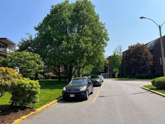 57 Broadlawn 20B, Boston, MA 02467