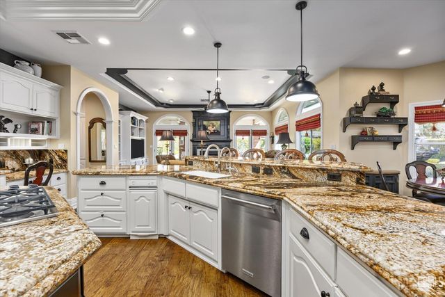 7008 Turquoise, Bakersfield, CA 93308