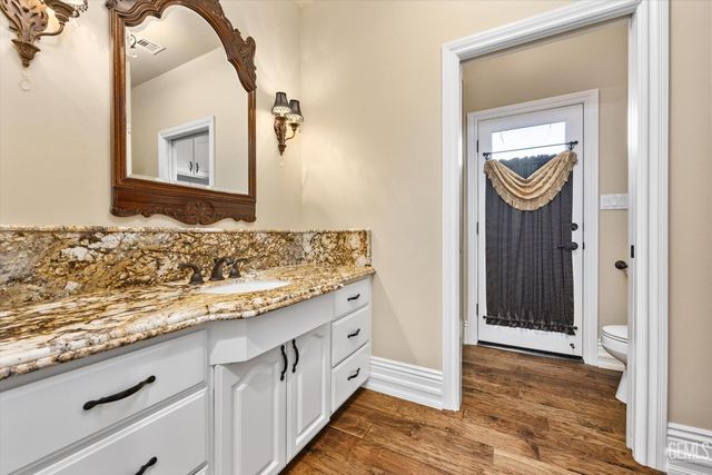 7008 Turquoise, Bakersfield, CA 93308