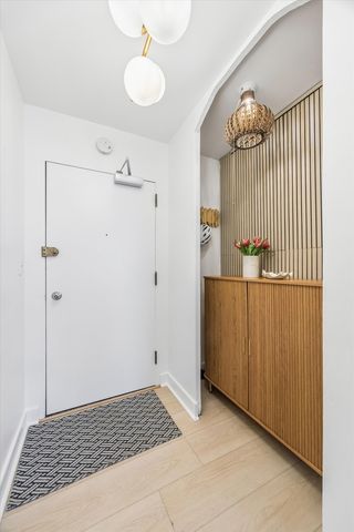 555 W Cornelia Avenue 1311, Chicago, IL 60657