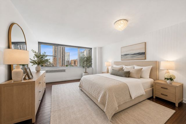 555 W Cornelia Avenue 1311, Chicago, IL 60657