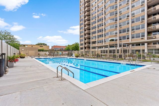 555 W Cornelia Avenue 1311, Chicago, IL 60657