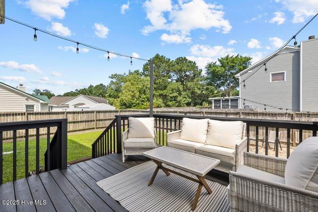 518 Raintree Road, Jacksonville, NC 28540