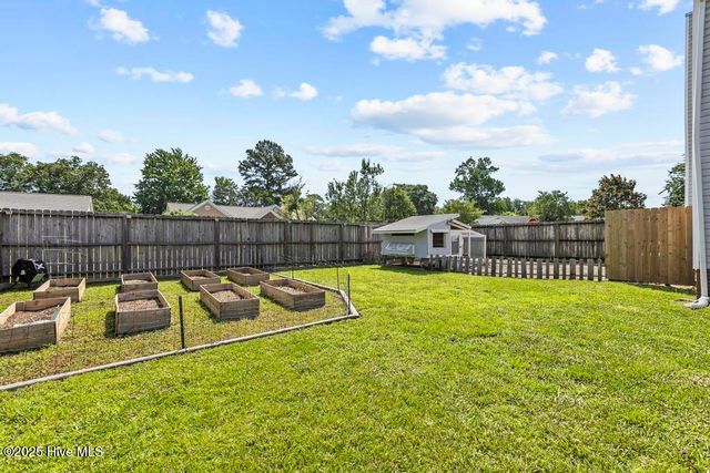 518 Raintree Road, Jacksonville, NC 28540