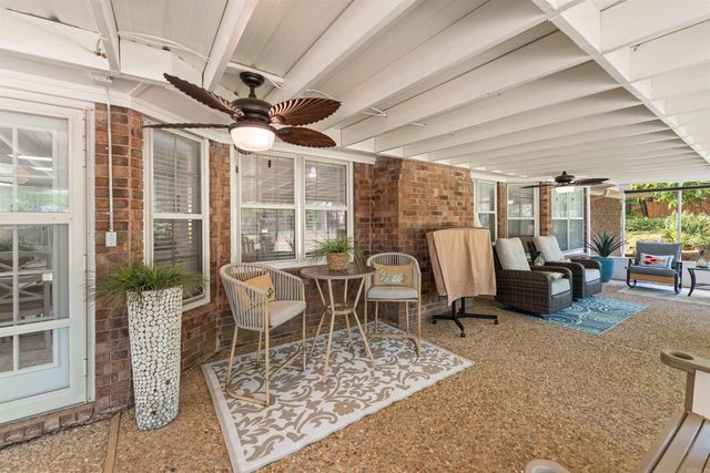 9 Leeward Court, Maumelle, AR 72113