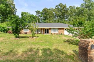 9 Leeward Court, Maumelle, AR 72113