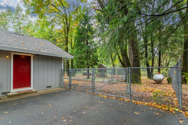 25681 FORESTHILL Rd, Foresthill, CA 95631