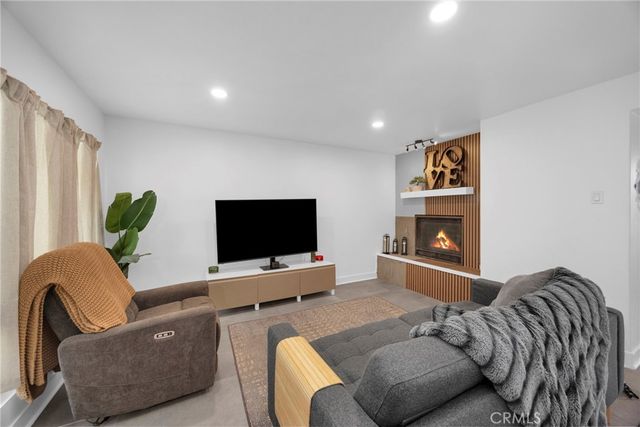 10760 Knott, Stanton, CA 90680
