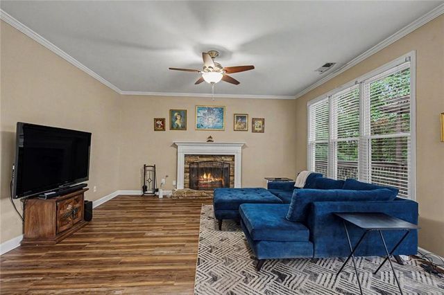 2400 Waters Edge Court NW, Acworth, GA 30101