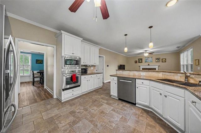 2400 Waters Edge Court NW, Acworth, GA 30101