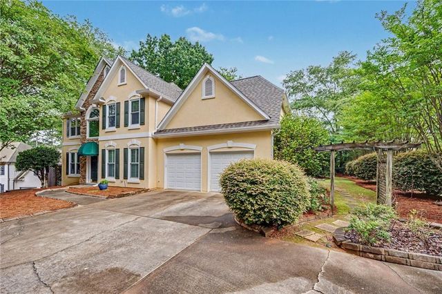 2400 Waters Edge Court NW, Acworth, GA 30101