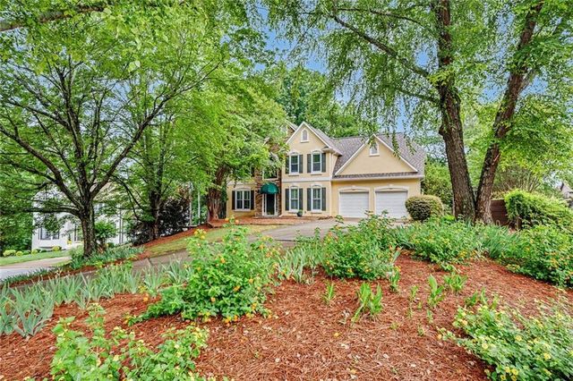 2400 Waters Edge Court NW, Acworth, GA 30101