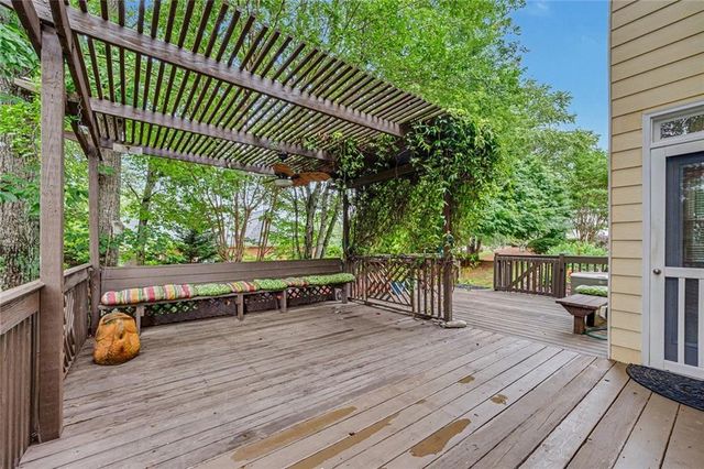 2400 Waters Edge Court NW, Acworth, GA 30101