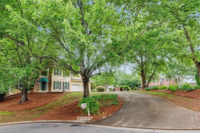 2400 Waters Edge Court NW, Acworth, GA 30101