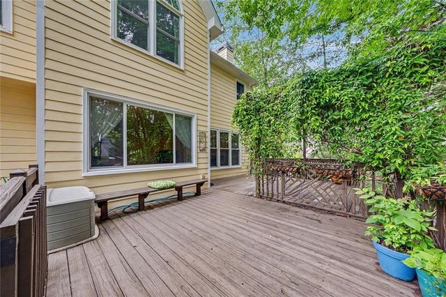 2400 Waters Edge Court NW, Acworth, GA 30101