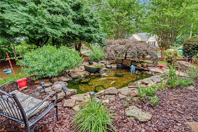 2400 Waters Edge Court NW, Acworth, GA 30101