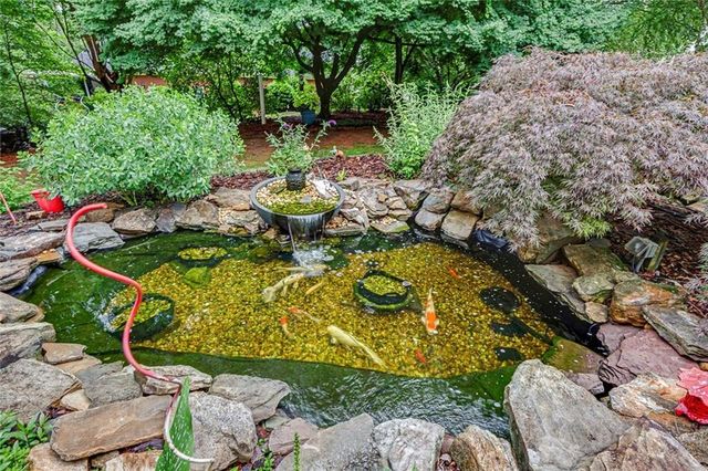 2400 Waters Edge Court NW, Acworth, GA 30101