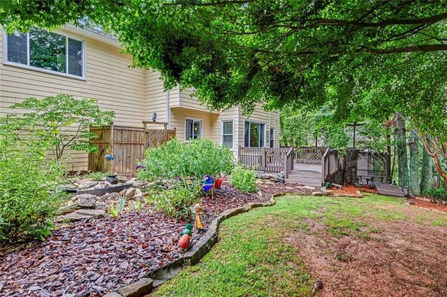 2400 Waters Edge Court NW, Acworth, GA 30101